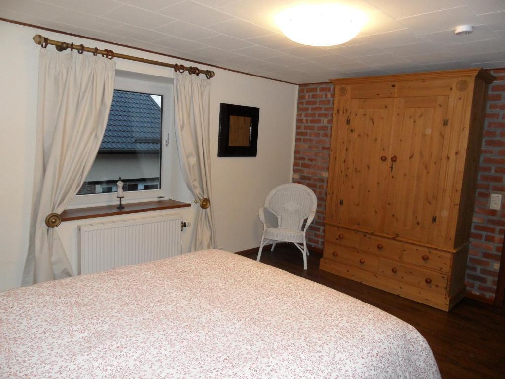 The Cottage And The Loft Ambleve Room photo